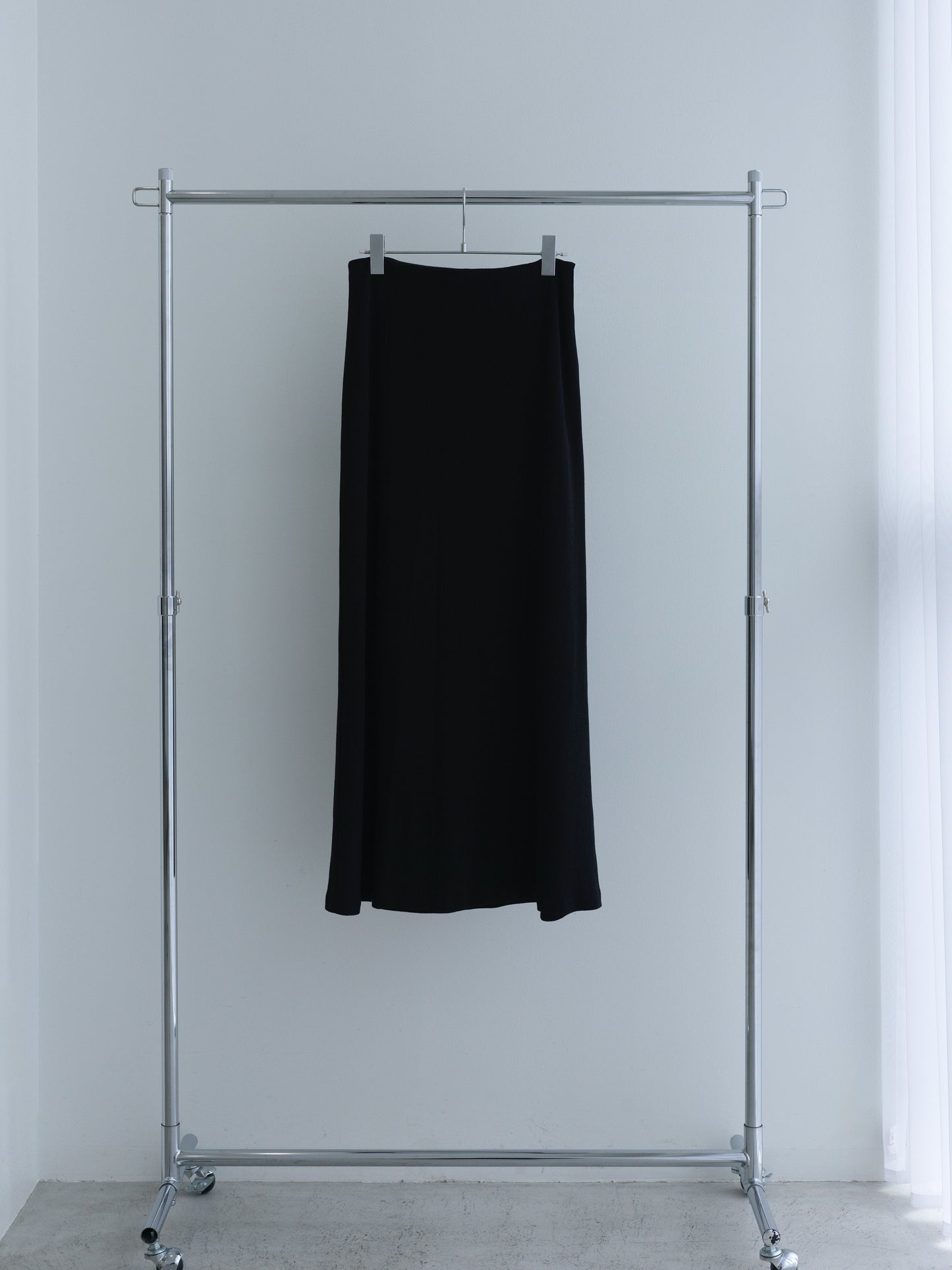 【Pre-order】Eyelet Cotton I-Line Skirt-Black-