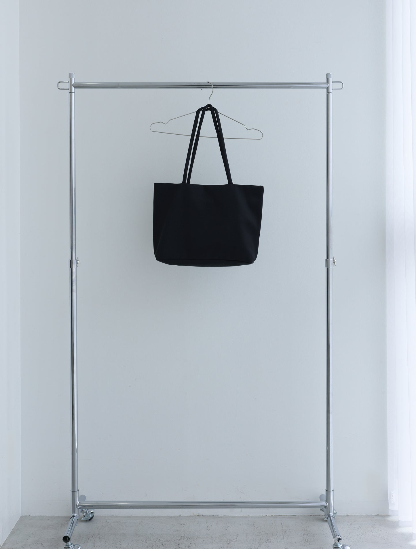 【Pre-order】Satin Tote Bag -Black-