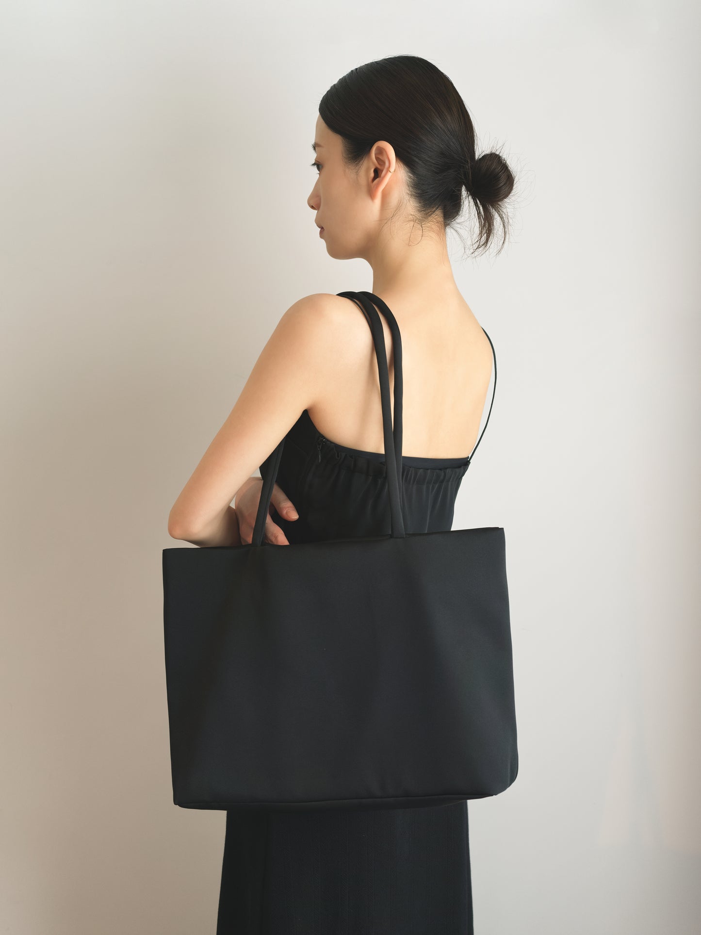 【Pre-order】Satin Tote Bag -Black-